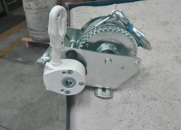Manual Winch with gear motor